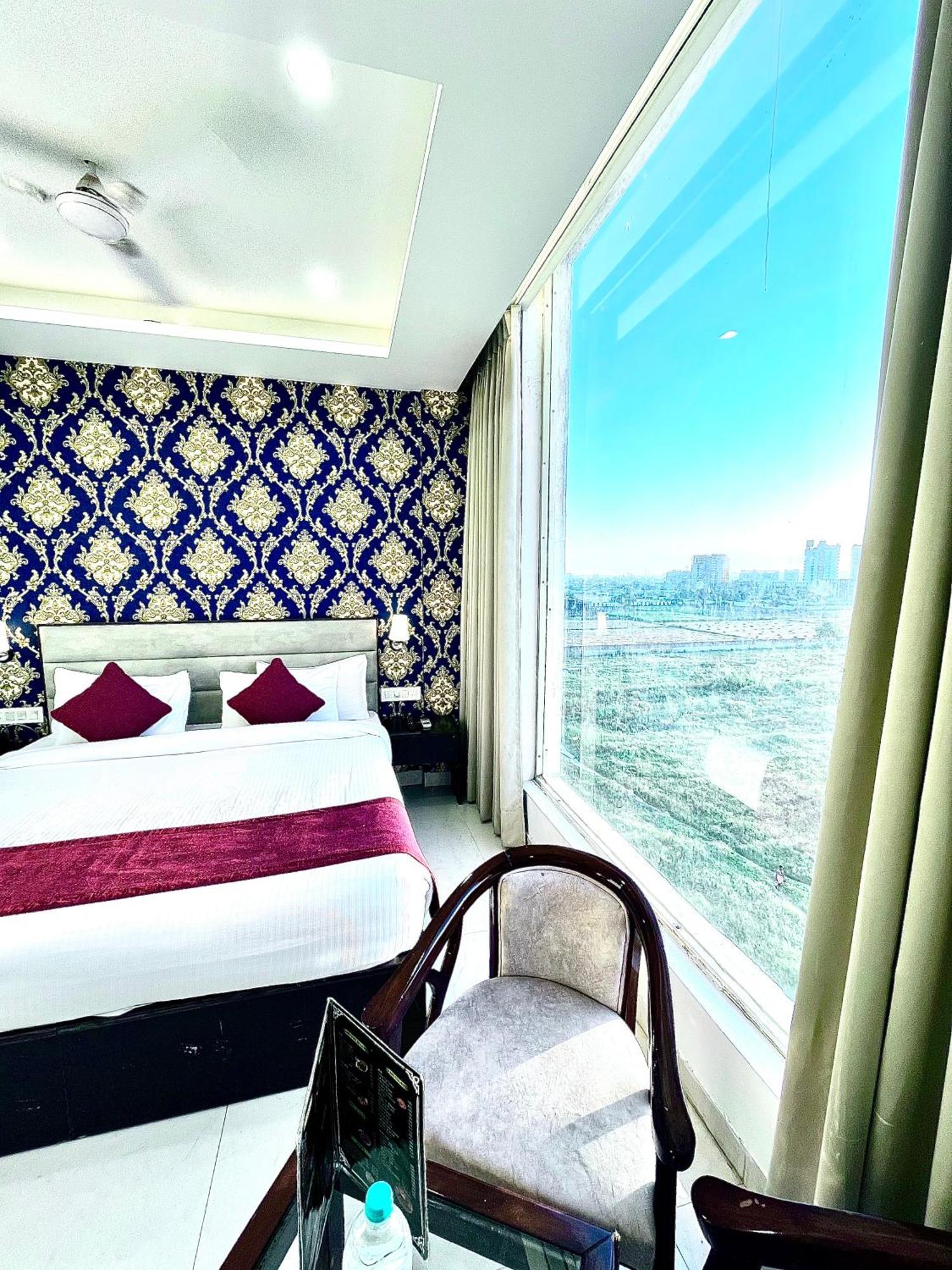Hotel Northview Park By Lycoris !! Top Rated & Most Awarded Property In Tricity Zirakpur Exterior photo